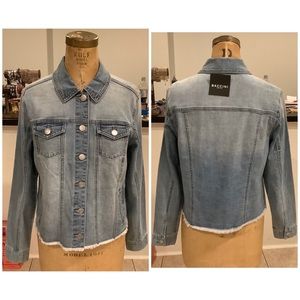 Light Denim Wash Distressed Hem